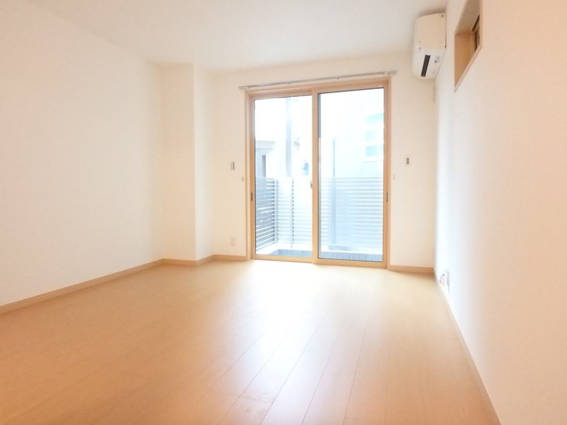 Prima Luce 角部屋、日当たり良好