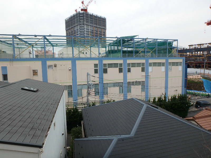 アーバンコート二俣川B棟 目の前に建物が無いので、目が合う心配もないです。