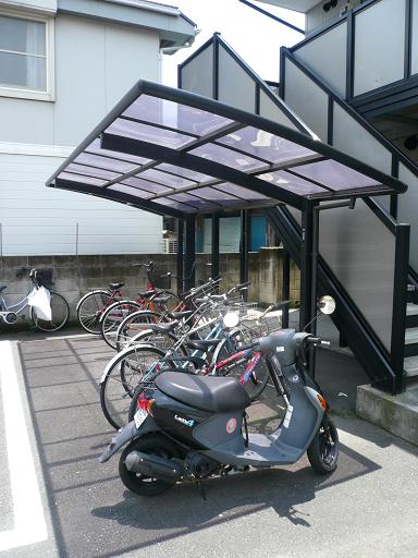 サント・ミカエル 駐輪場333.jpg