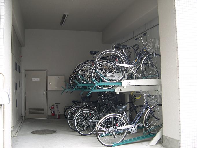 モンテベルデ横浜中央 モンテベルデ駐輪場.jpg