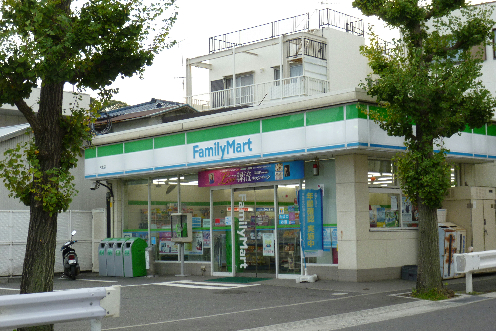 プリマベーラ大磯 コンビ二：ﾌｧﾐﾘｰﾏｰﾄ 大磯店　350m