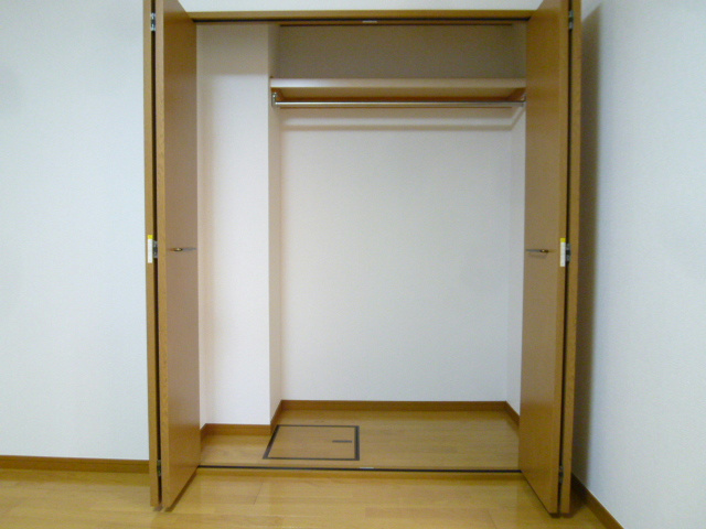 ピエス・カルム 大きめの収納で沢山はいります！
