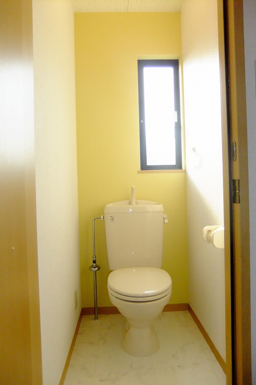 ヒルサイドスクエア もちろんトイレも独立・窓付き！