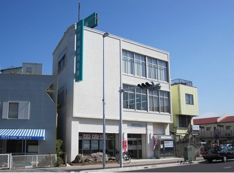 maisonKAZ 銀行：平塚信用金庫　須賀支店　250m