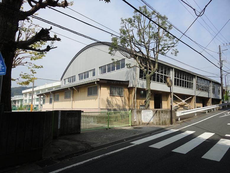 バンベール芦名 小学校：大楠小学校　440m