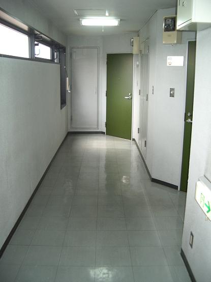 佐藤ビル 内廊下