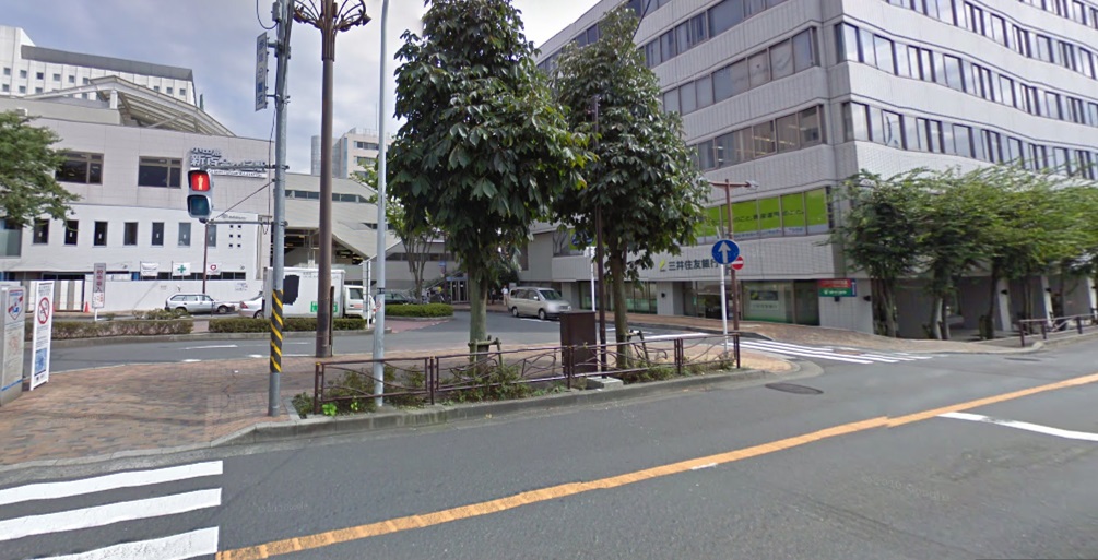 ピュアハイツ 銀行：三井住友銀行新百合ｹ丘支店　1000m