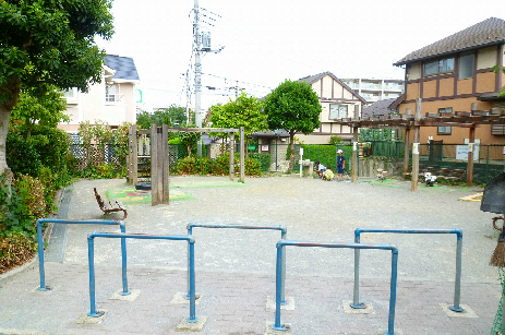 ジュネス・ドミール 公園：東有馬一丁目公園　70m