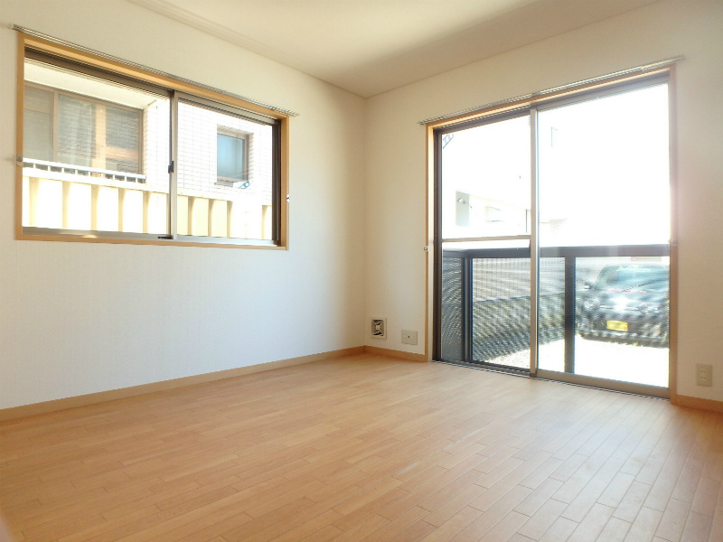クレドール野川 窓が多いお部屋です