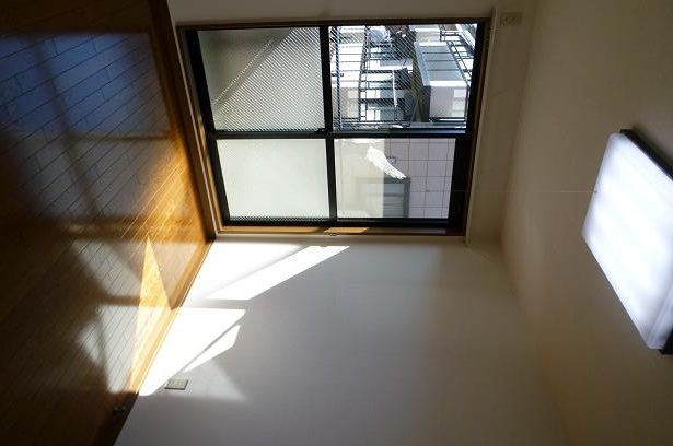 ラフィーネB 窓が多く陽あたりの良い物件です