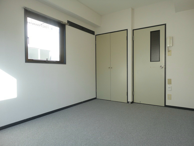 プチシャンプル川崎 窓が多いお部屋です