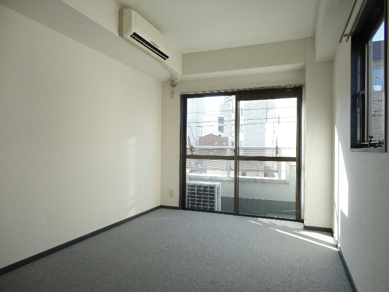 プチシャンプル川崎 窓が多いお部屋です
