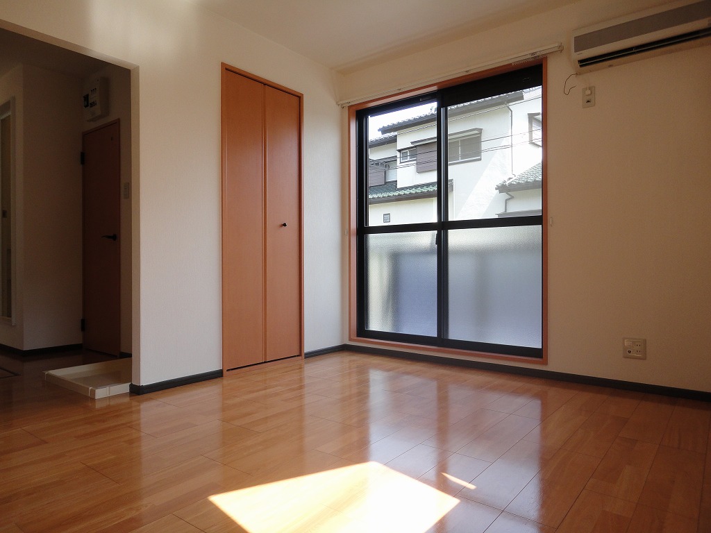 サンハイムⅡ クローゼット付きで明るいお部屋