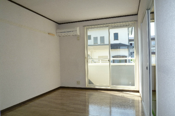 プロビデンスハイムA 南向きで明るいお部屋です