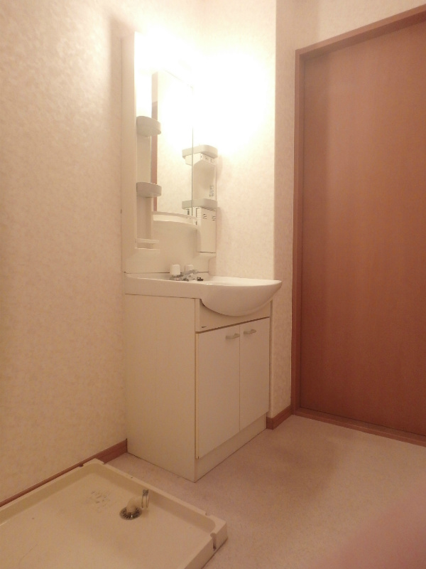 昌和マンション 広々洗面所