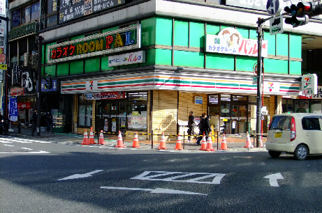 アスティ上大岡 コンビ二：セブンイレブン上大岡西２丁目　310m
