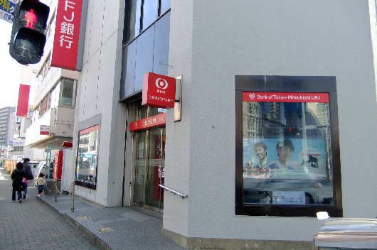 アスティ上大岡 銀行：三菱ＵＦＪ銀行上大岡支店　270m