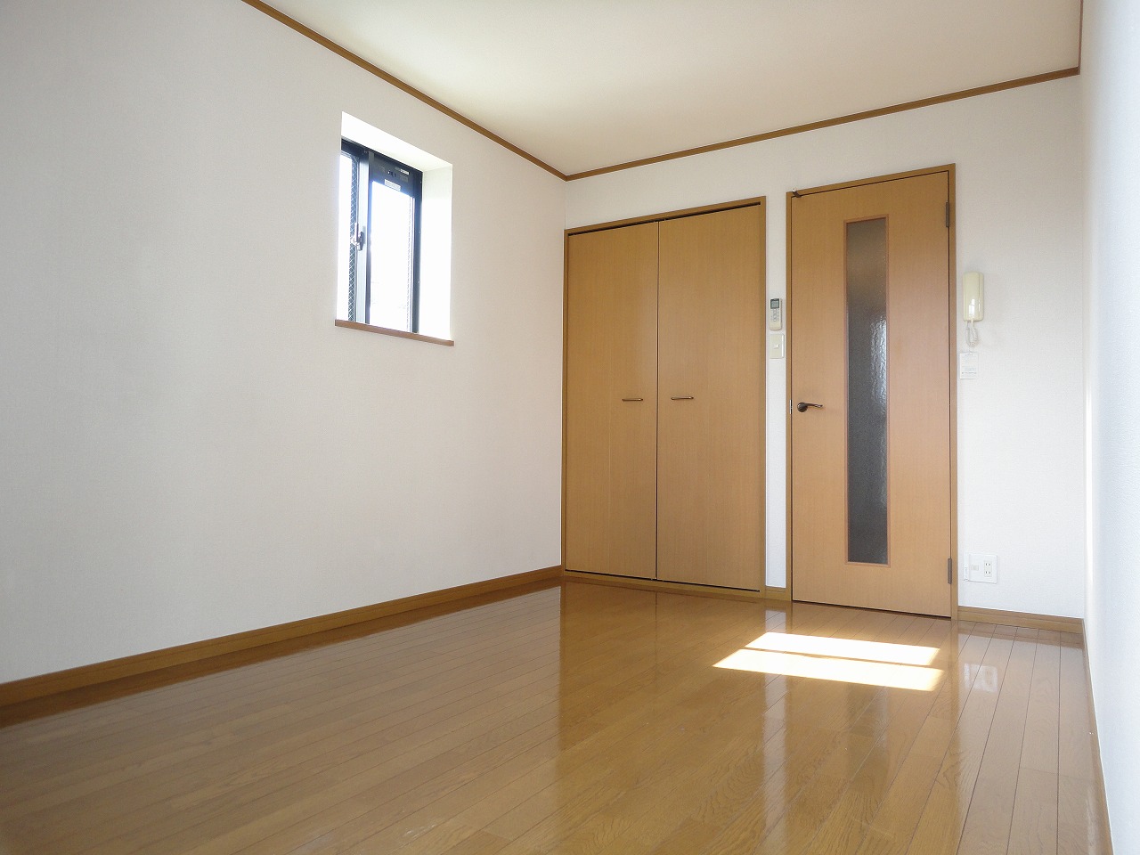 SEVEN＆ONE 窓が多いお部屋です