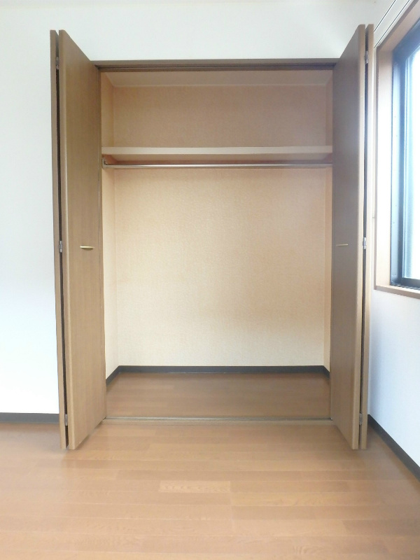 Sonnen　Schirm 洋室2部屋には奥行きのある収納