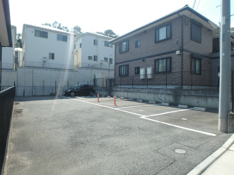 Sonnen　Schirm 敷地内駐車場空き有