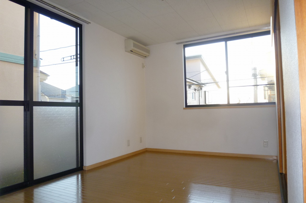 グリーンハイツ森が丘 窓が多いお部屋です
