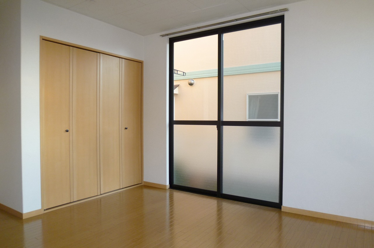 グリーンハイツ森が丘 クローゼット付きで明るいお部屋