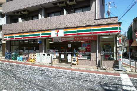 ヴィラ三春台 コンビ二：セブンイレブン横浜南太田　430m