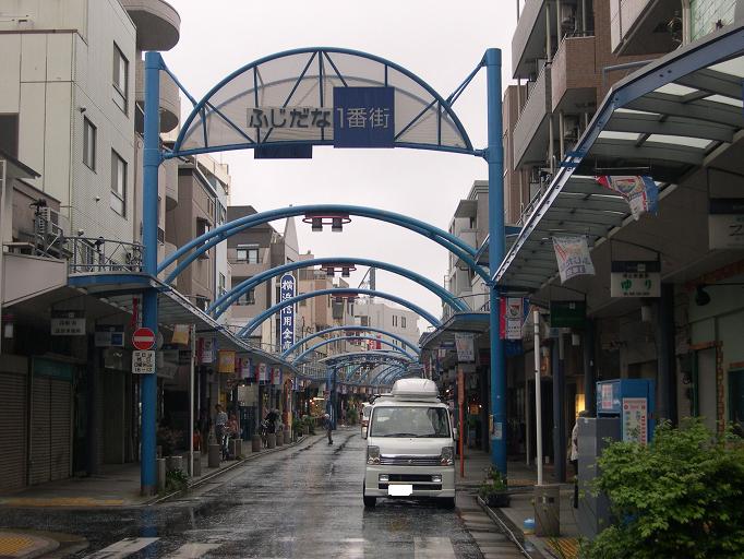 モンテベルデ横浜中央 ショッピング施設：西前商店街　400m