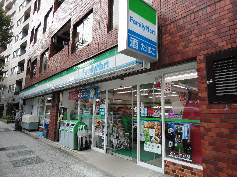 ディアコート横浜 コンビ二：ファミリーマート佐野楠町店　220m