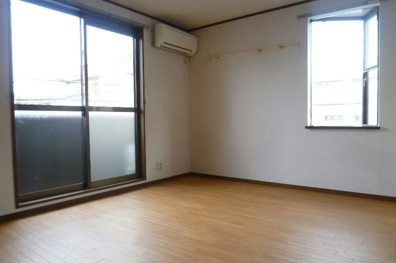 ルネサンスハート 窓が多いお部屋です