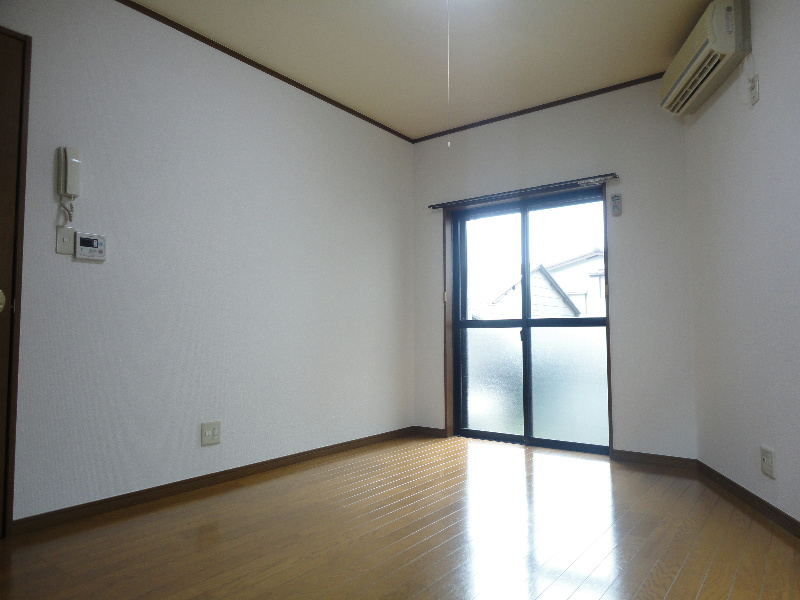 Perle 窓が多いお部屋です