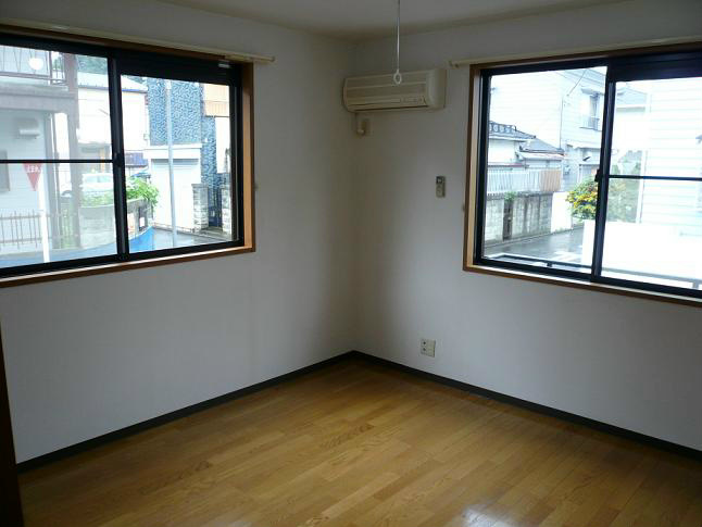 アーバンハイム 窓が多いお部屋です