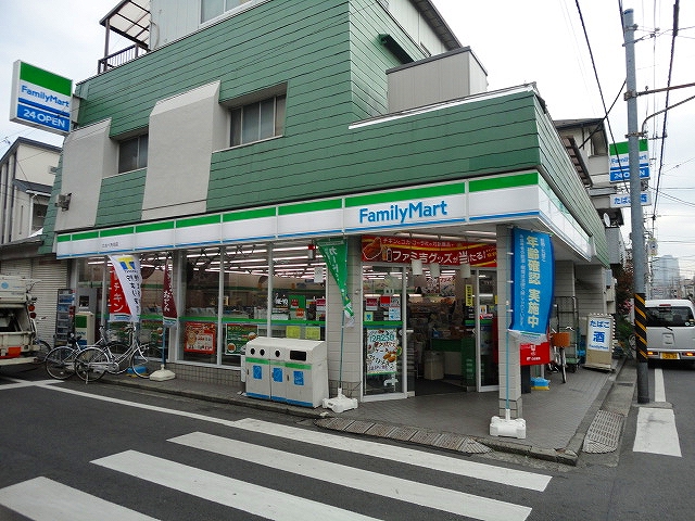 ヴィッラ　フィオーレ コンビ二：ファミリーマートたなべ矢向店　160m