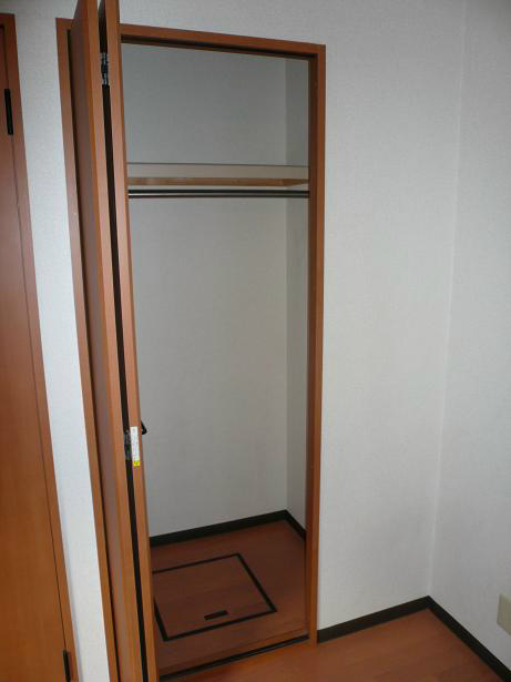 アプリーレ クローゼット付きの部屋