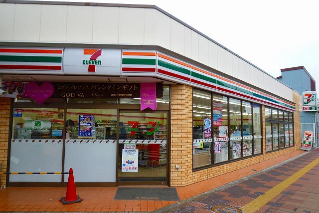 ベイヒルズ コンビ二：セブンイレブン　横浜大口通店　340m
