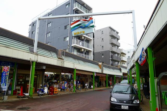 ベイヒルズ ショッピング施設：大口通商店街のＲ1側入口　340m