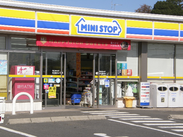 M＆E Court コンビ二：ミニストップ 町田根岸店　450m