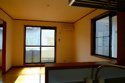リベルテ代官 窓が多いお部屋です