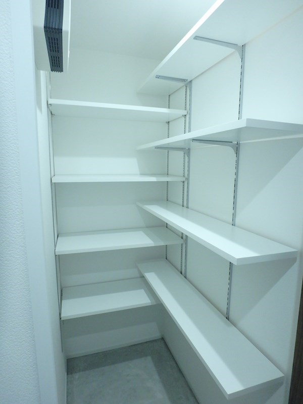 アルテア元町 シューズクロークがあります！！