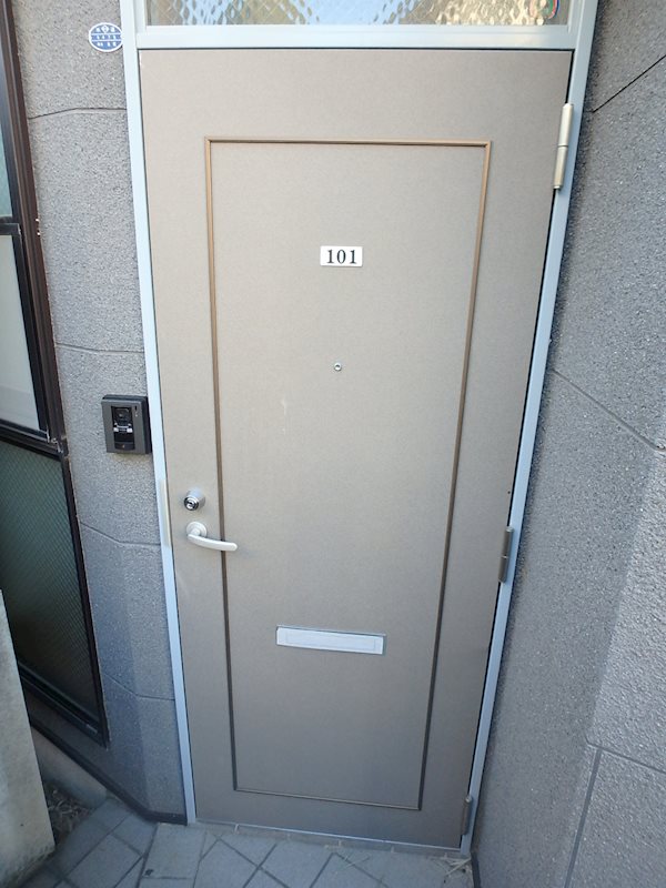 クレスト大倉山 明るい玄関！