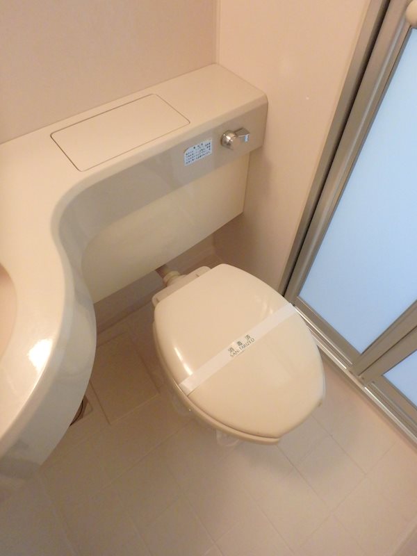 クレスト大倉山 すっきりとしたトイレです