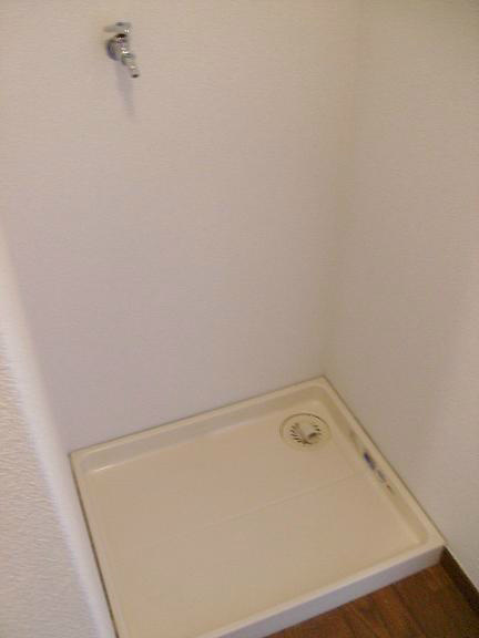 ドルチェ野川 室内洗濯機置き場なので雨が降っても安心